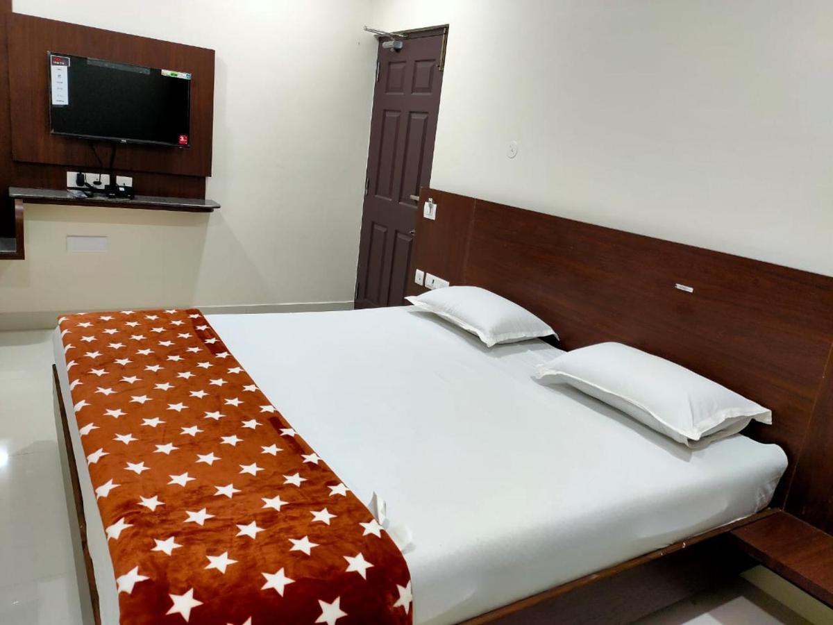 Sri Krishna Residency 호텔 Eluru 외부 사진