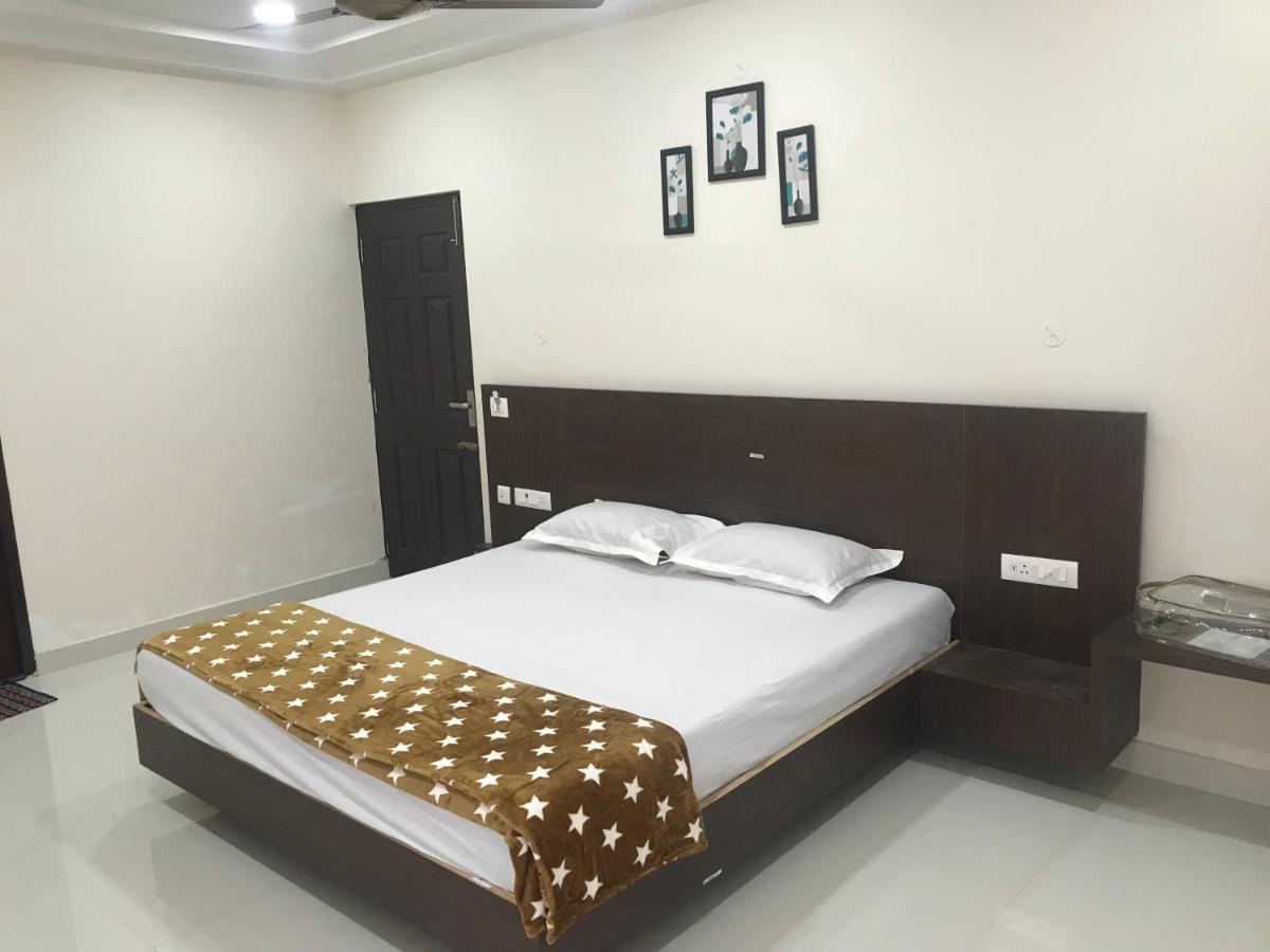 Sri Krishna Residency 호텔 Eluru 외부 사진